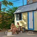 Caravan Hostel Tel Aviv By Roger Age 18-45