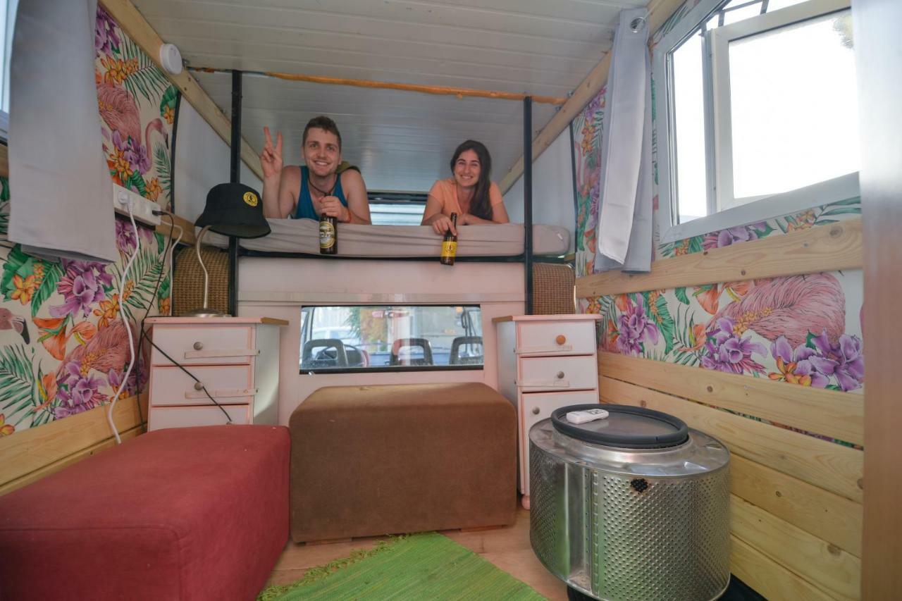 Caravan By Roger Age 18-45 Hostel *
